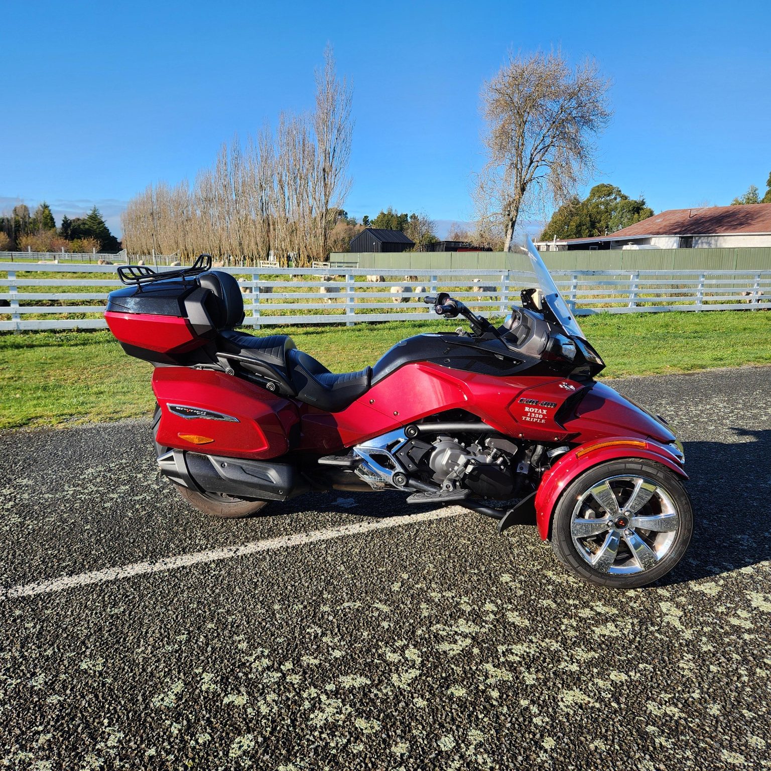 2017  Can-am Spyder F3 LTD - 3